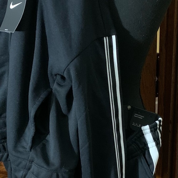 Nike Dry. Made with Dri Fit Technology. Each item was purchased separately. New. - Picture 9 of 10